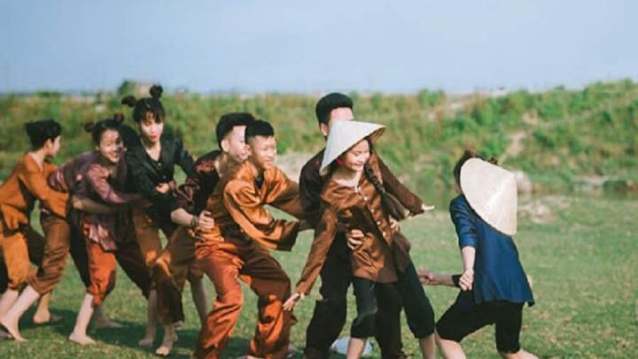 4 kiểu áo không thể thiếu - Cảm hứng video marketing từ Hotspot Matrix