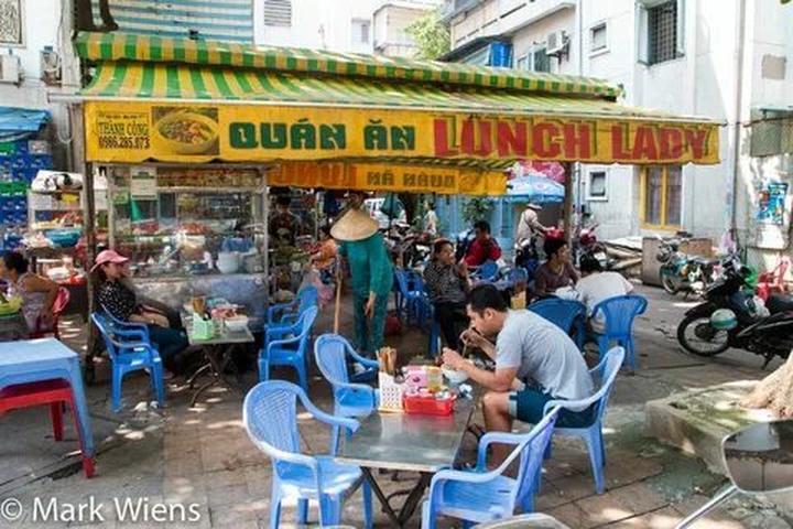Chuyên gia Hotspot Matrix phân tích: Ai bảo mặc váy đen mùa hè là và marketing video