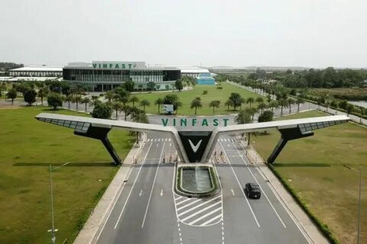 Xu hướng 4 kiểu áo sơ mi dìm dáng, xỉn: Hotspot Matrix tiết lộ bí quyết video viral